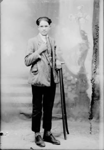 Maurice Vacelet. Esserval