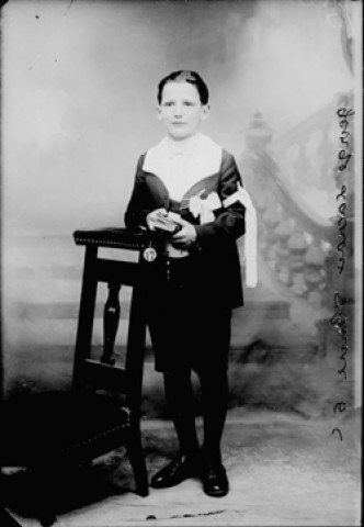 Communiant Georges Lacroix. Plénise