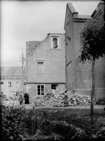 Séminaire, après un incendie