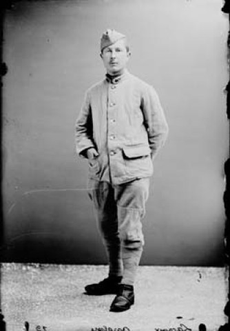 Militaire Lacroix. Onglières