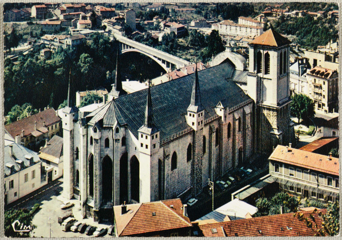 Saint Claude (39, Jura) - Alt 440m - Cathédrale Basilique Saint Pierre - Ancienne église abbatiale Forteresse (14e au 18e s) - L'Abside (14e s) et côté Nord