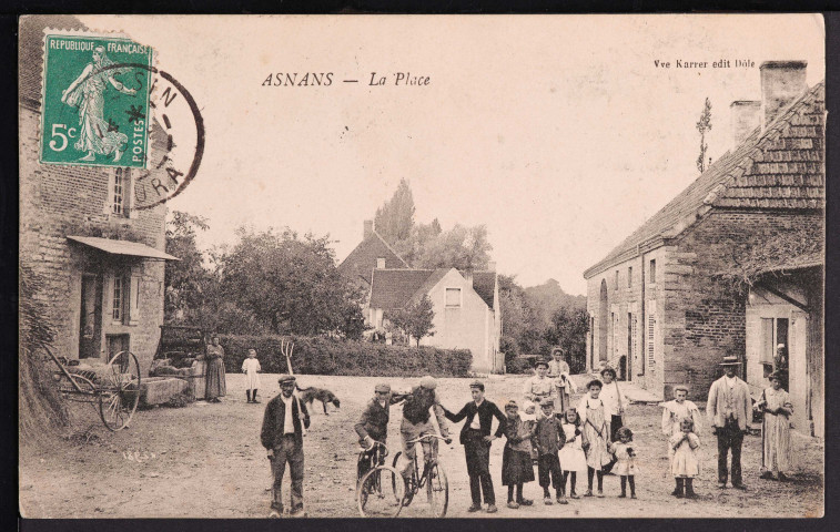 Asnans - La Place