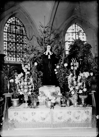 Statue de Sainte Bernadette