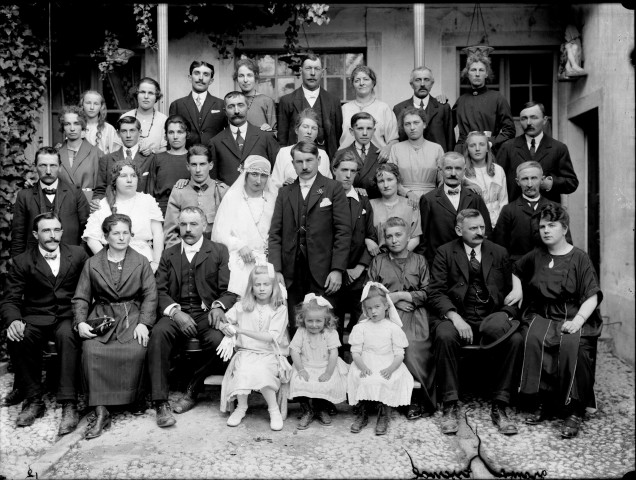 Mariage Grappe. Esserval. 1920