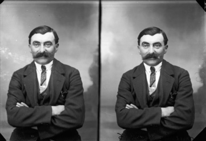 Identités. Commis chez Vacelet