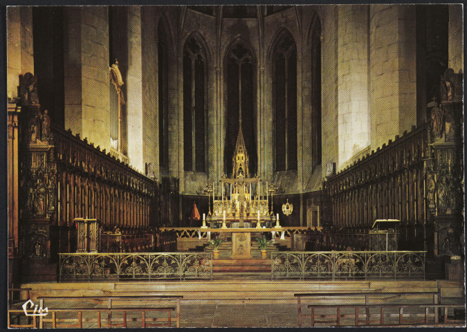 Saint Claude - Jura - Altitude 440 mètres - Cathédrale Basilique Saint Pierre - Ancienne église abbatiale forteresse XIVe au XVIIIe s. - Ensemble des stalles XVe s. et du choeur.