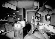 Ecole de jeunes filles à Dijon, Mademoiselle Gaullet. Intérieur des cuisines