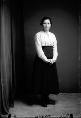 Jeune fille Faivre. Mièges