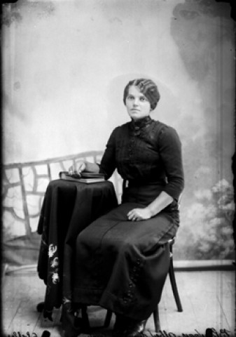 Une femme Alfred Blondeau. Fromager. Conte