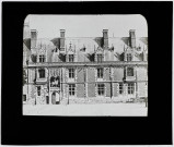 Reproduction d'une vue de la façade dite de Louis XII du château de Blois.