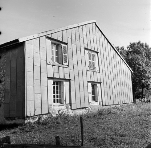 Maison recouverte de zinc