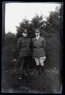 Portraits du Corps des forestiers canadiens et autres troupes : deux militaires du 165e bataillon canadien.