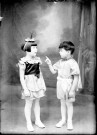 Enfants S. déguisés