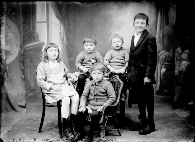 Enfants. P. S. Essavilly