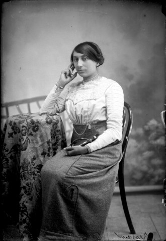 Une femme Renaud. Doye