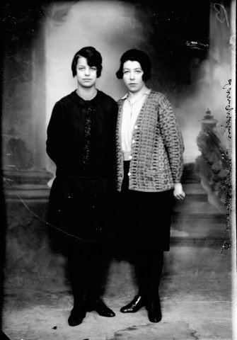 Deux femmes Lanquetin. Froidefontaine