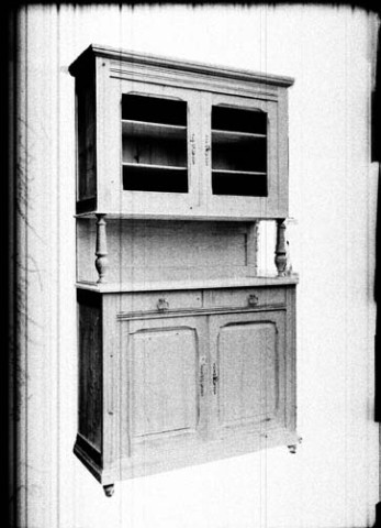 Un meuble. Braud. Froidefontaine