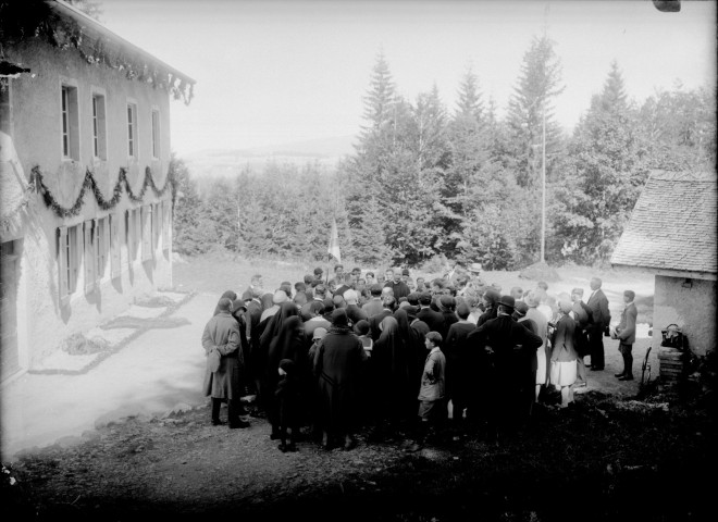 Colonie de Prémanon. Groupe devant la colonie