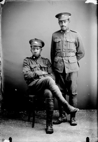 Deux militaires canadiens