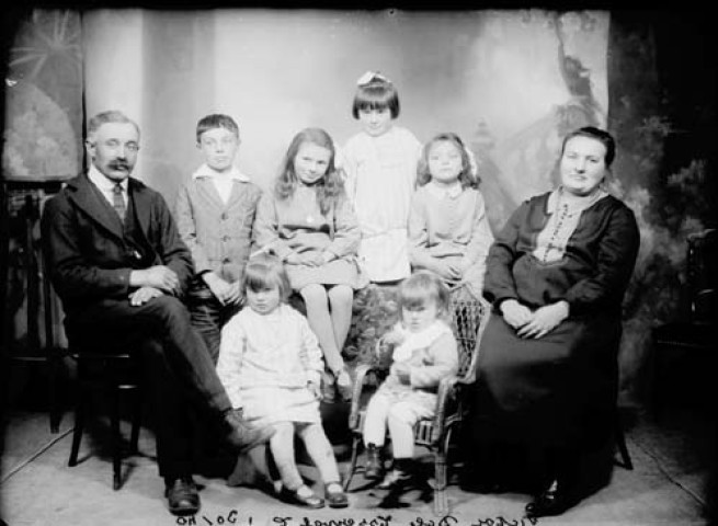 Famille Vctor Dole. Esserval