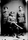 Trois militaires canadiens