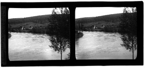 La Loue près de Port-Lesney et les fermes Bellefontaine.