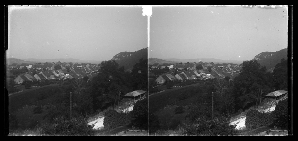 Vue sur le village de Pannessières.