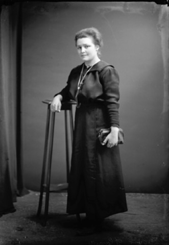 Une femme Lacroix. Plénisette