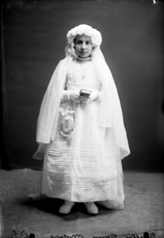 Communiante Rémy Builly. Molpré