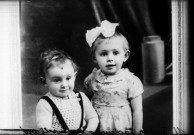 Deux enfants Godin. Facteur à Mignovillard