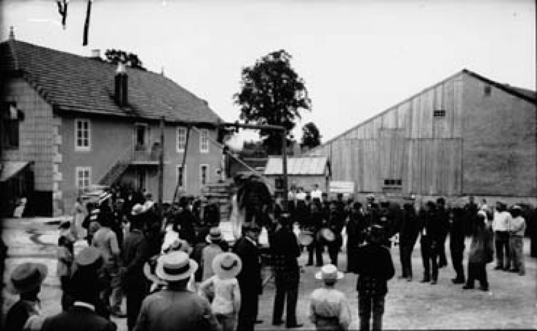 Fanfare sur une place