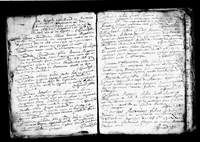 Série communale : baptêmes 1701-1742, mariages 1706-1742, sépultures 1702-1742.