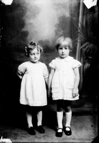 Deux enfants Louis Jacques. Doye