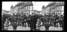 Cavalcade à Lons-le-Saunier sur le thème de la locomotion à travers les âges : les troubadours.