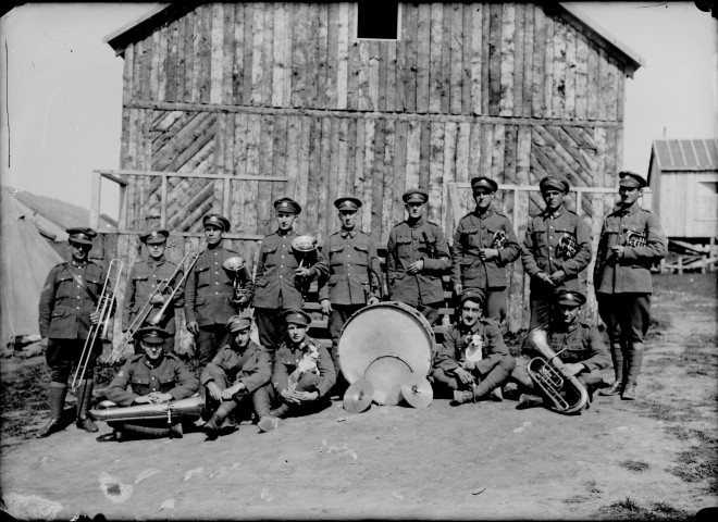 Militaires canadiens. Fanfare