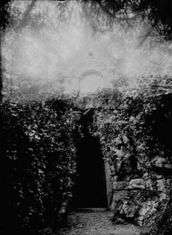 Un Oratoire. Vaux-sur-Poligny