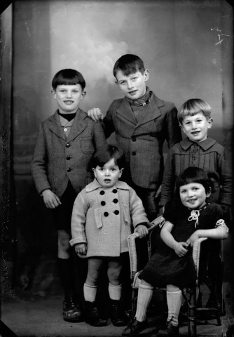 Cinq enfants Emile Carrez. Plénise