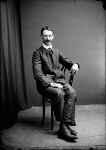 Auguste Dole. Communailles