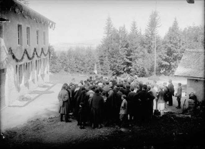 Colonie de Prémanon. Groupe devant la colonie