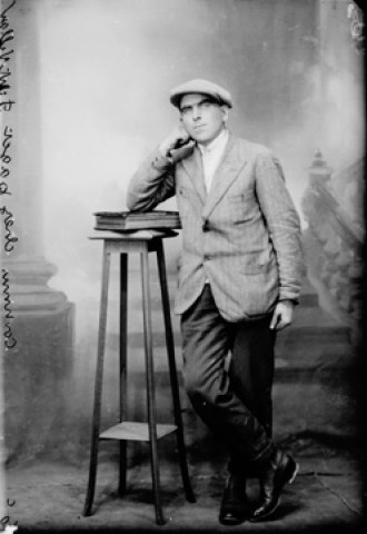 Commis chez Paget. Petit-Villard