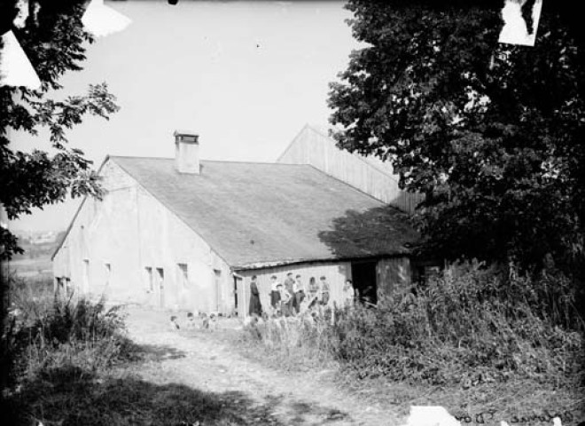 Maison, colonie. Doye