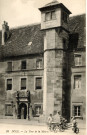 Dole (Jura). 38. La tour de la mairie. 44, rue Letellier, Paris. Levy fils et Compagnie.