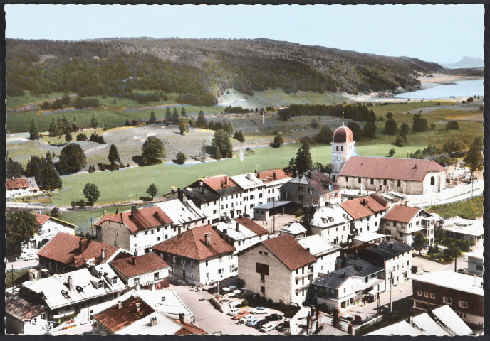 Les Rousses (39 Jura) - Vue générale aérienne. Au fond, le Lac.