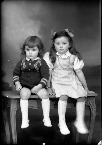 Deux enfants Bauduret. Gendarme