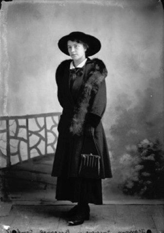 Jeannin, institutrice. Esserval