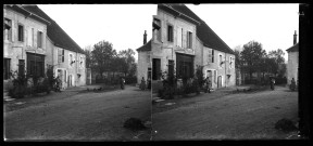 Presbytère de Port-Lesney pavoisé le jour de l'armistice.