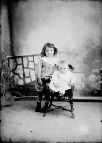 Enfants Jules Moutenet. Les Nans