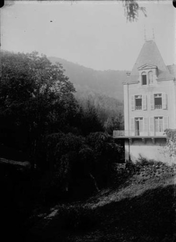 Bâtiment. Vaux-sur-Poligny