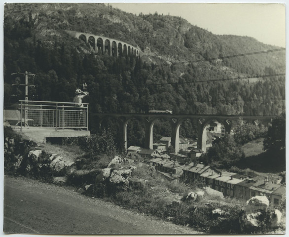 Vue sur les viaducs [et bas de Morez].