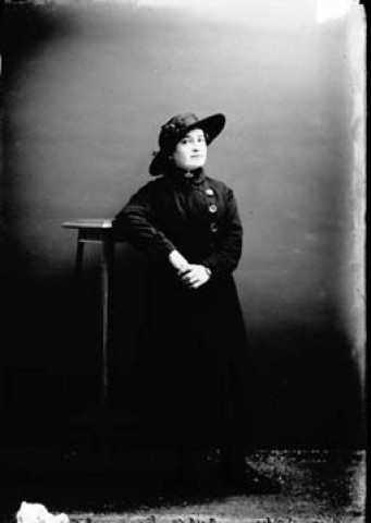 Mademoiselle Portier, institutrice